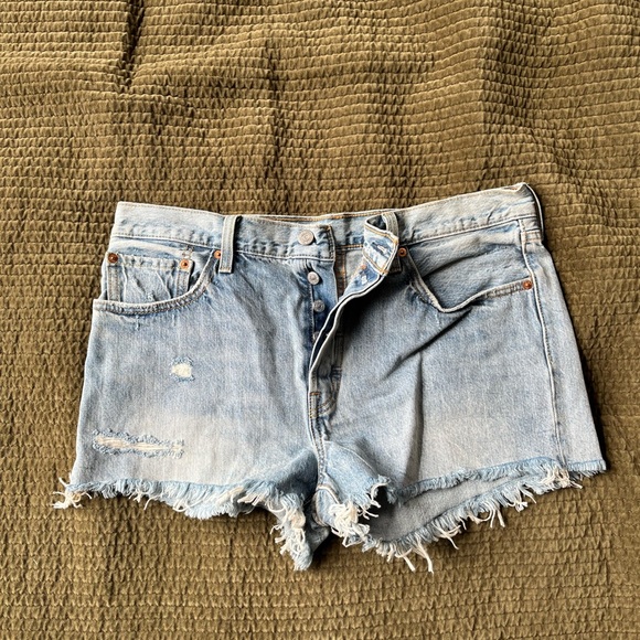 Levi’s Shorts - Picture 2 of 2